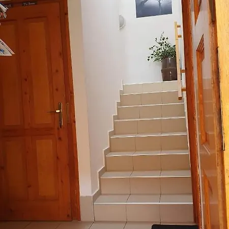 Aszofoi Panorama Apartmanhaz アパート